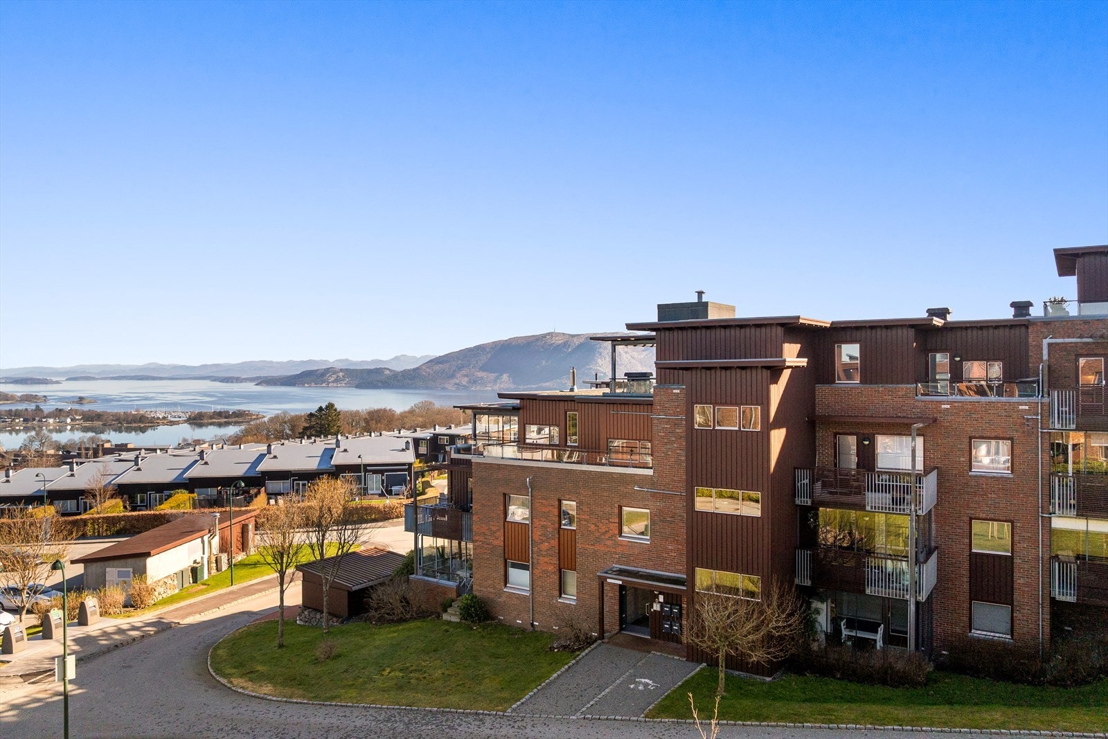 Det er også kort vei til sjøen, med idylliske badestrender og vakre turstier. Galleribilde