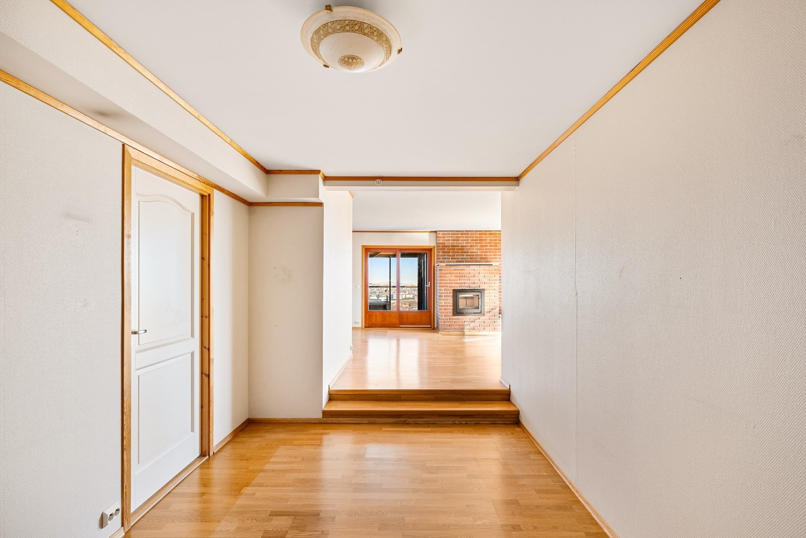 Leiligheten har vannbåren gulvvarme, noe som gir en jevn og behagelig temperatur Galleribilde