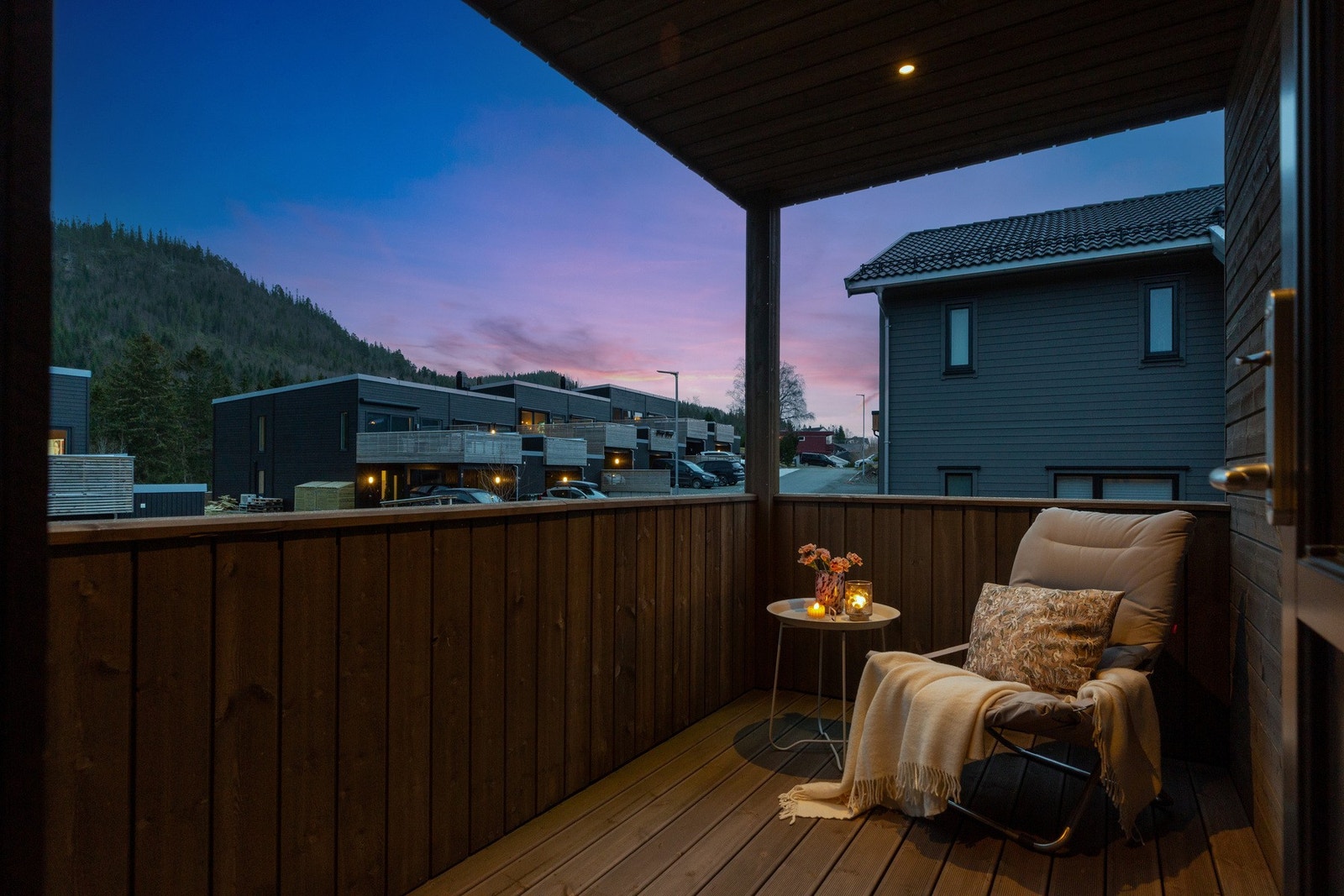 Østvendt veranda med utgang fra hovedsoverommet Galleribilde