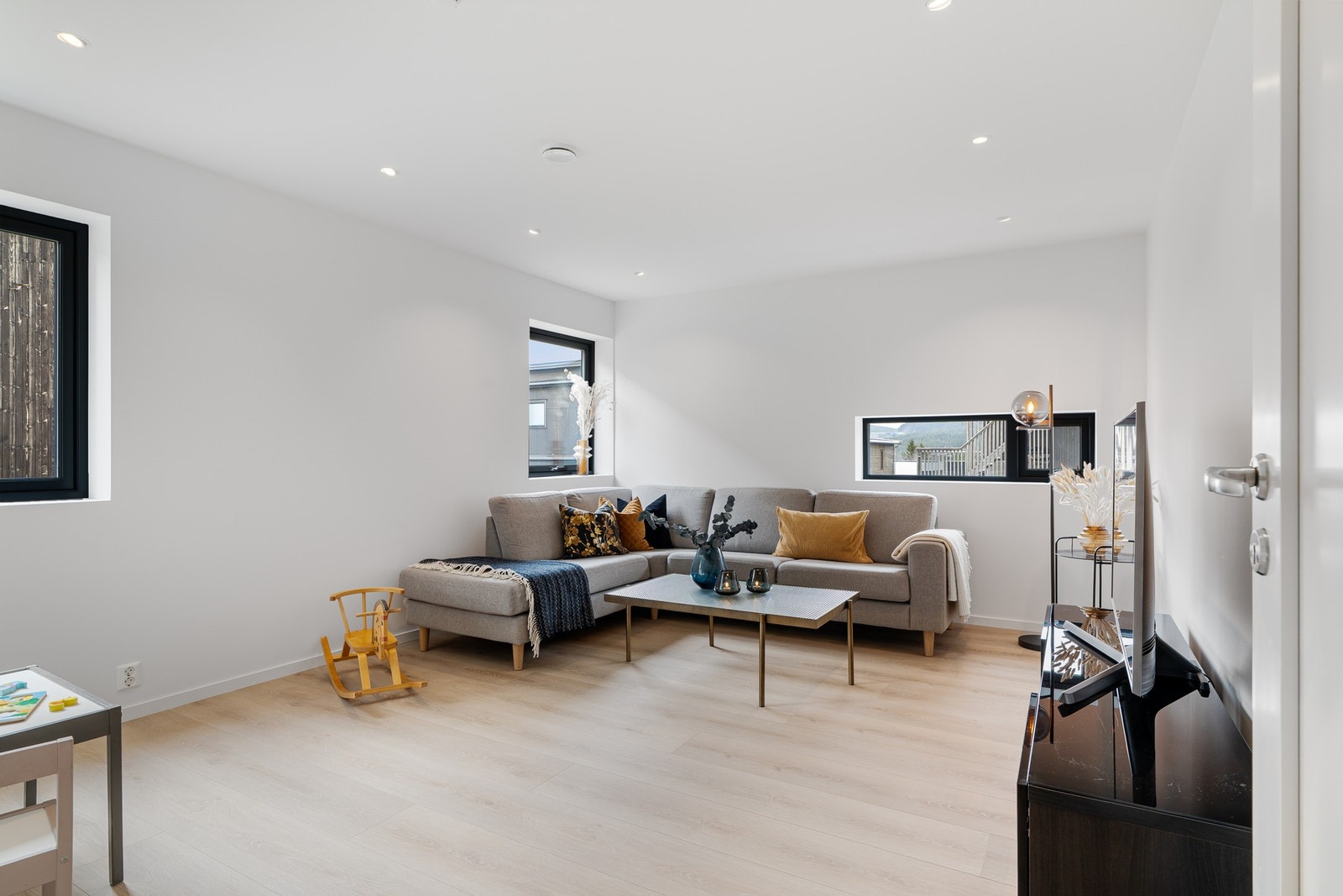 Meget praktisk stue i 1. etg. på 17,5 kvm. Galleribilde