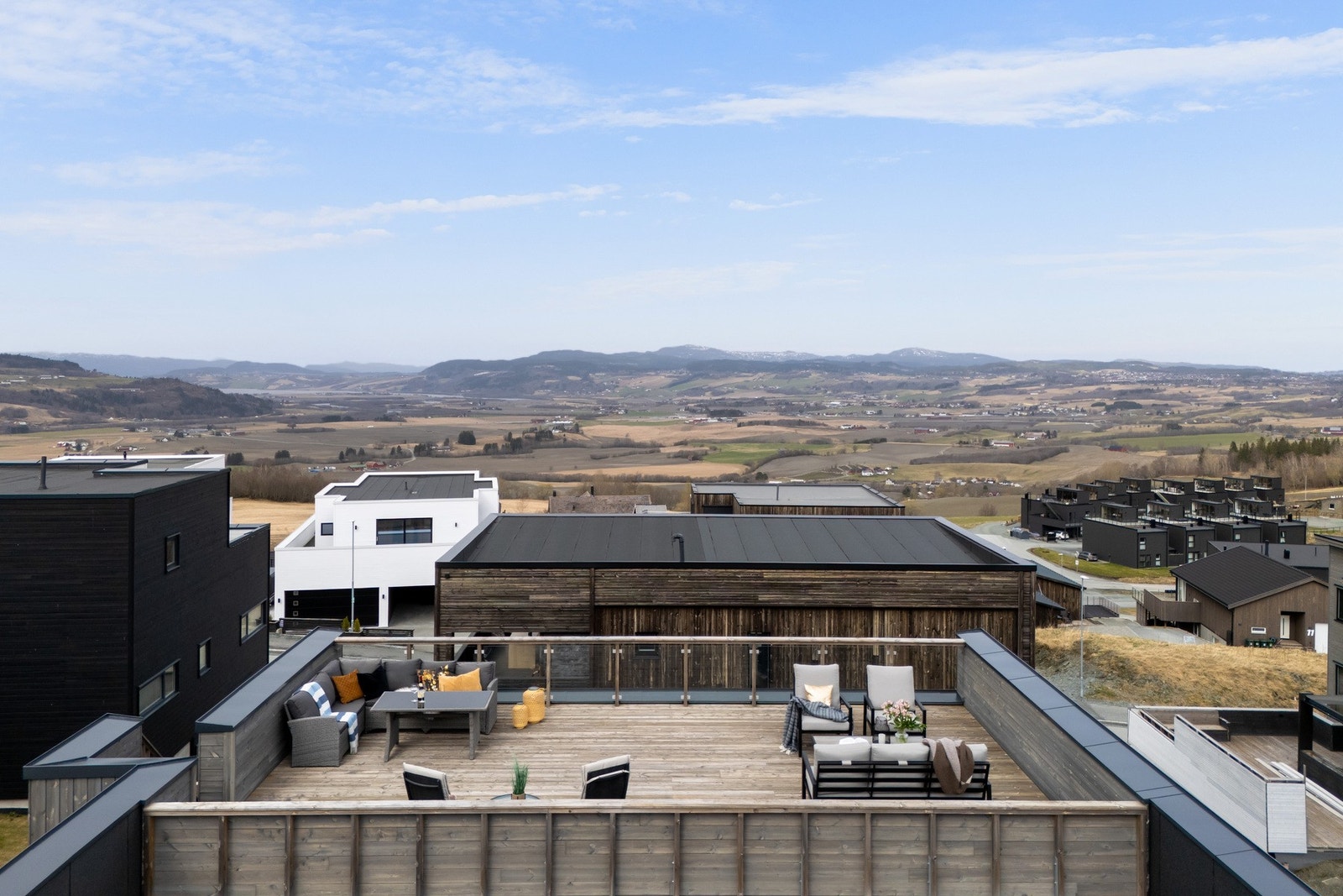 Fantastisk takterrasse på 50 kvm. med meget gode solforhold og en upåklagelig utsikt Galleribilde