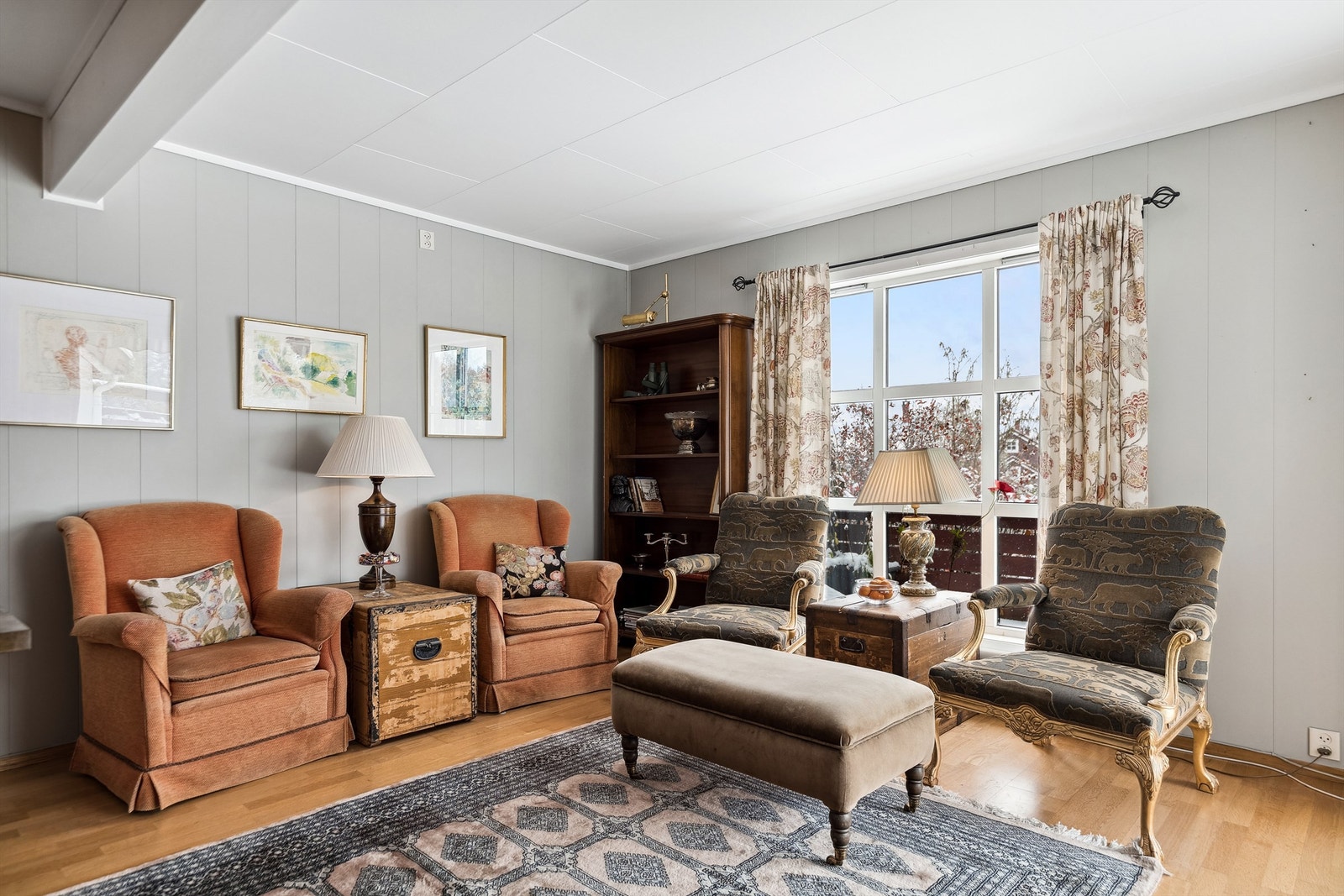 Plass for flere sittegrupper Galleribilde