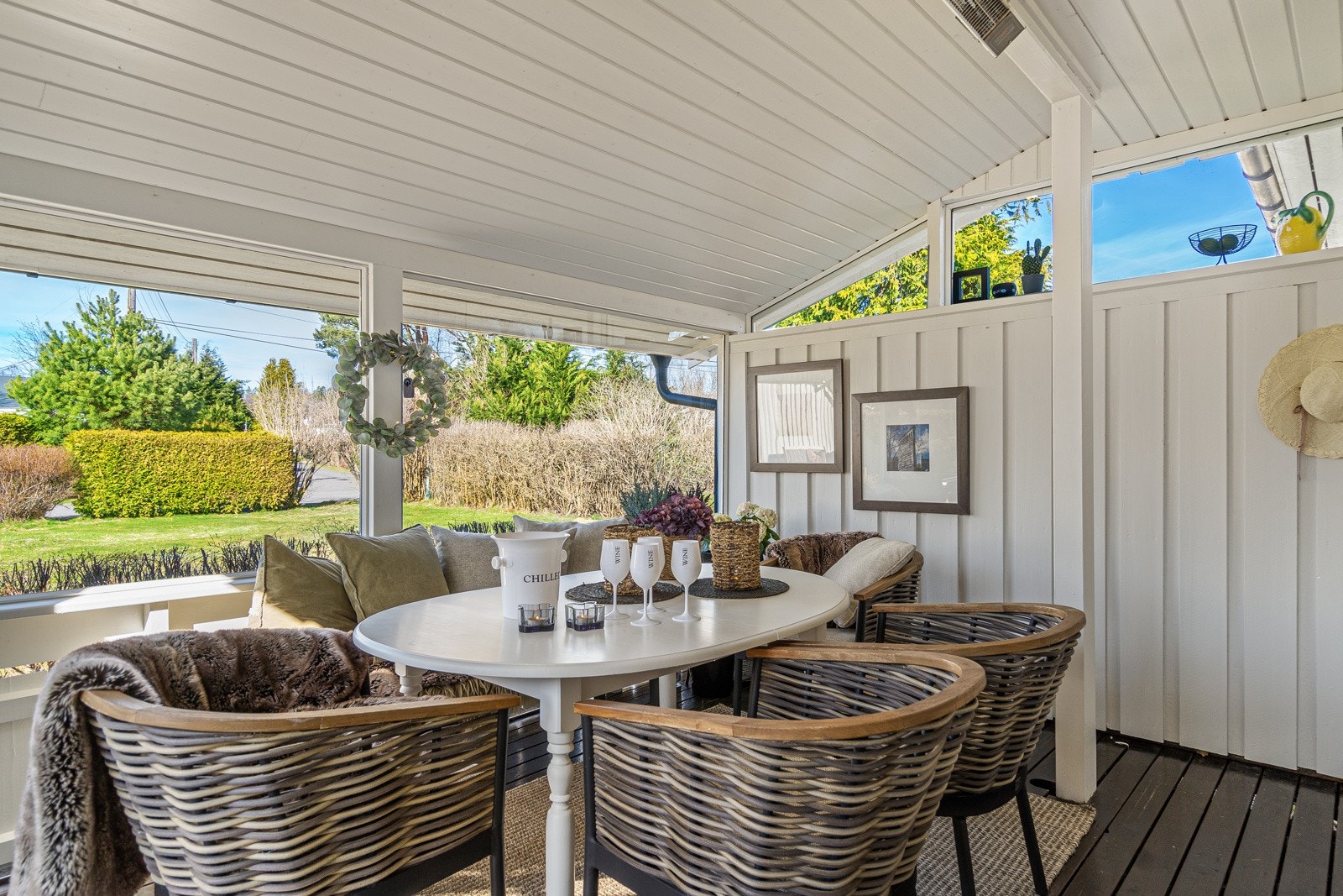 Sjarmerende og innglasset hagestue Galleribilde