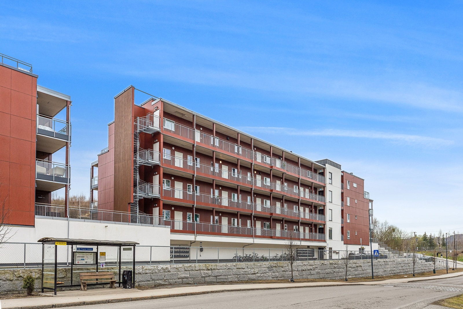 Velkommen til Kirkebakken boligsameie! Leiligheten ligger i 3.etasje Galleribilde