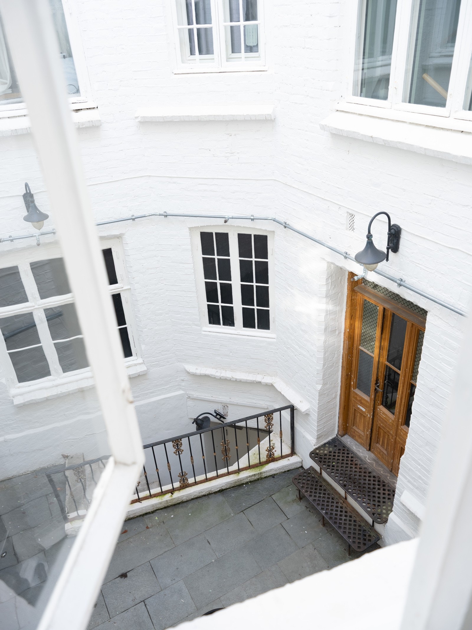 Leiligheten har adkomst fra bygningens private bakgård. Galleribilde
