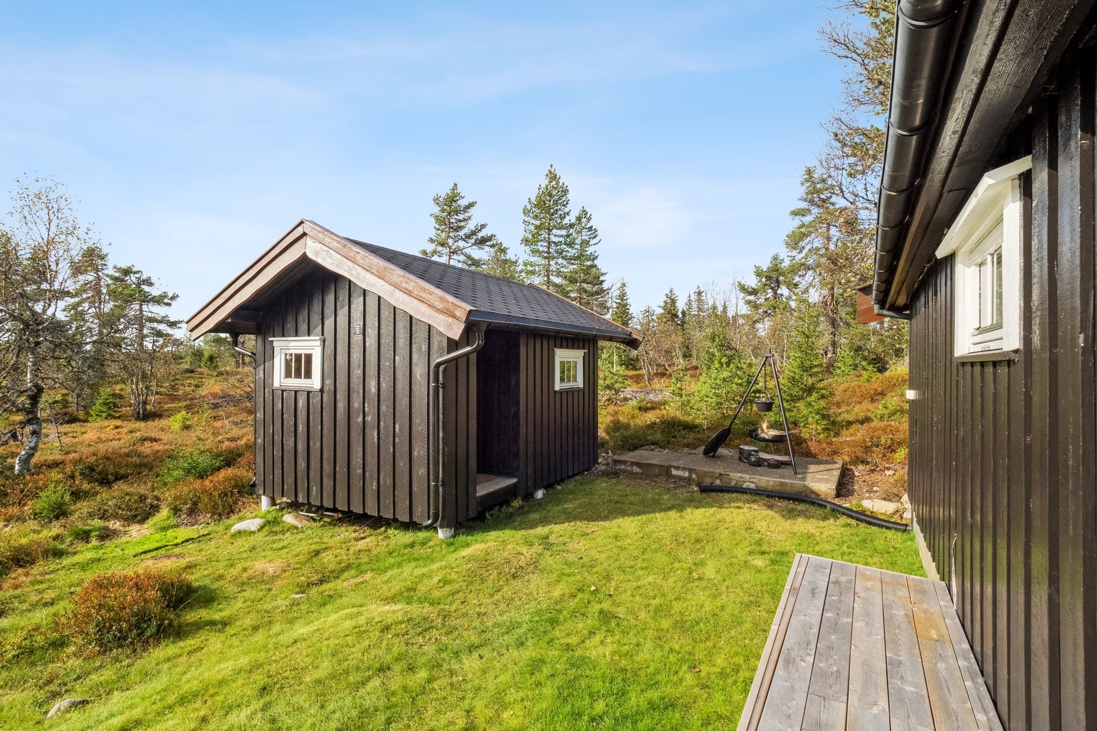 Utebod for lagring, med utedo Galleribilde