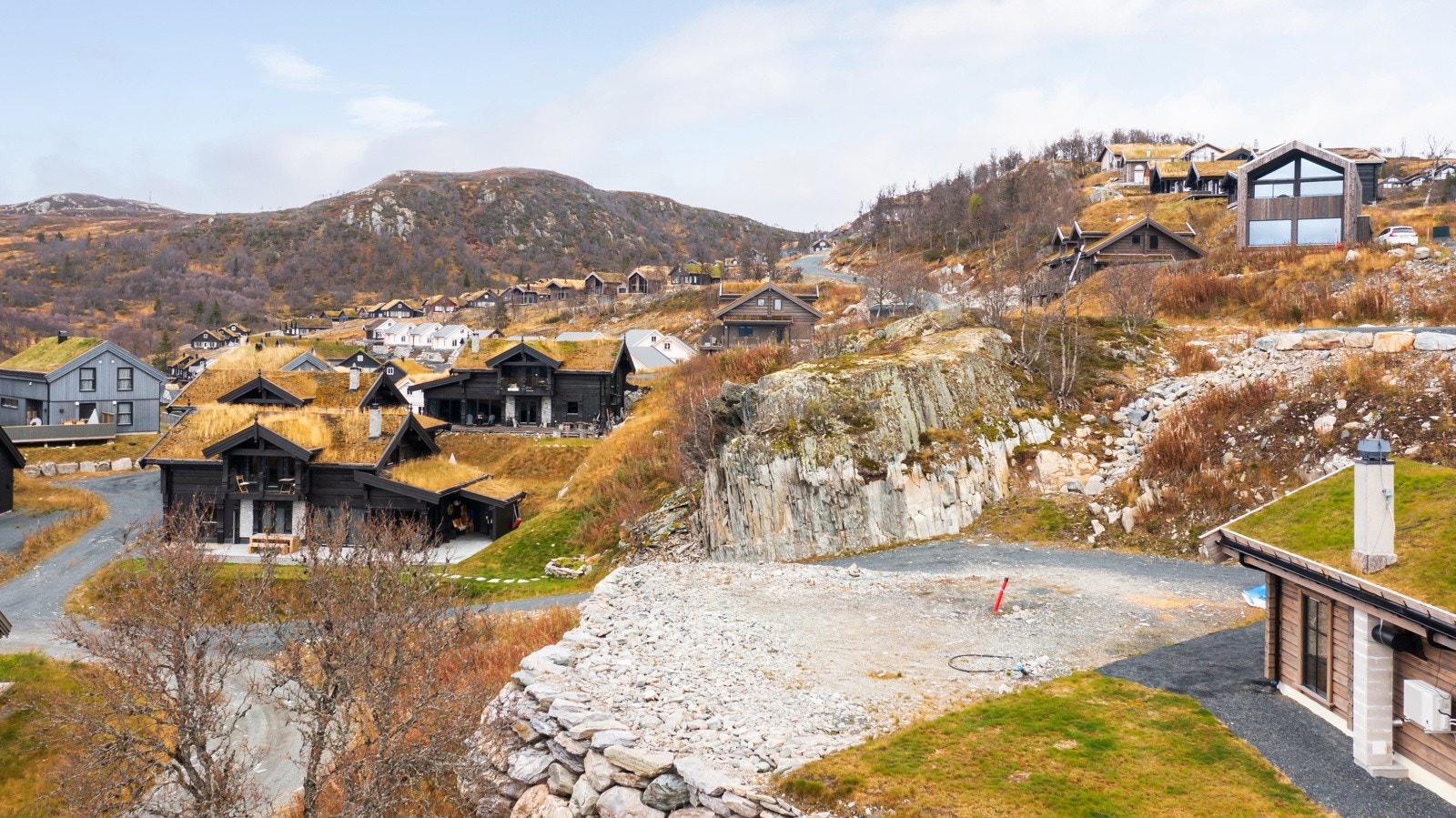 Spenn på deg slalomskiene utenfor hyttedøren og skli inn i alpinanlegget med herlige skogsløyper for offpistkjørere og bakker i forskjellige vanskelighetsgrader. Galleribilde
