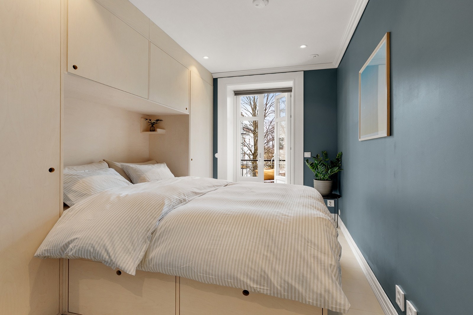 Hovedsoverommet er av god størrelse og har god plass til dobbeltseng. Galleribilde