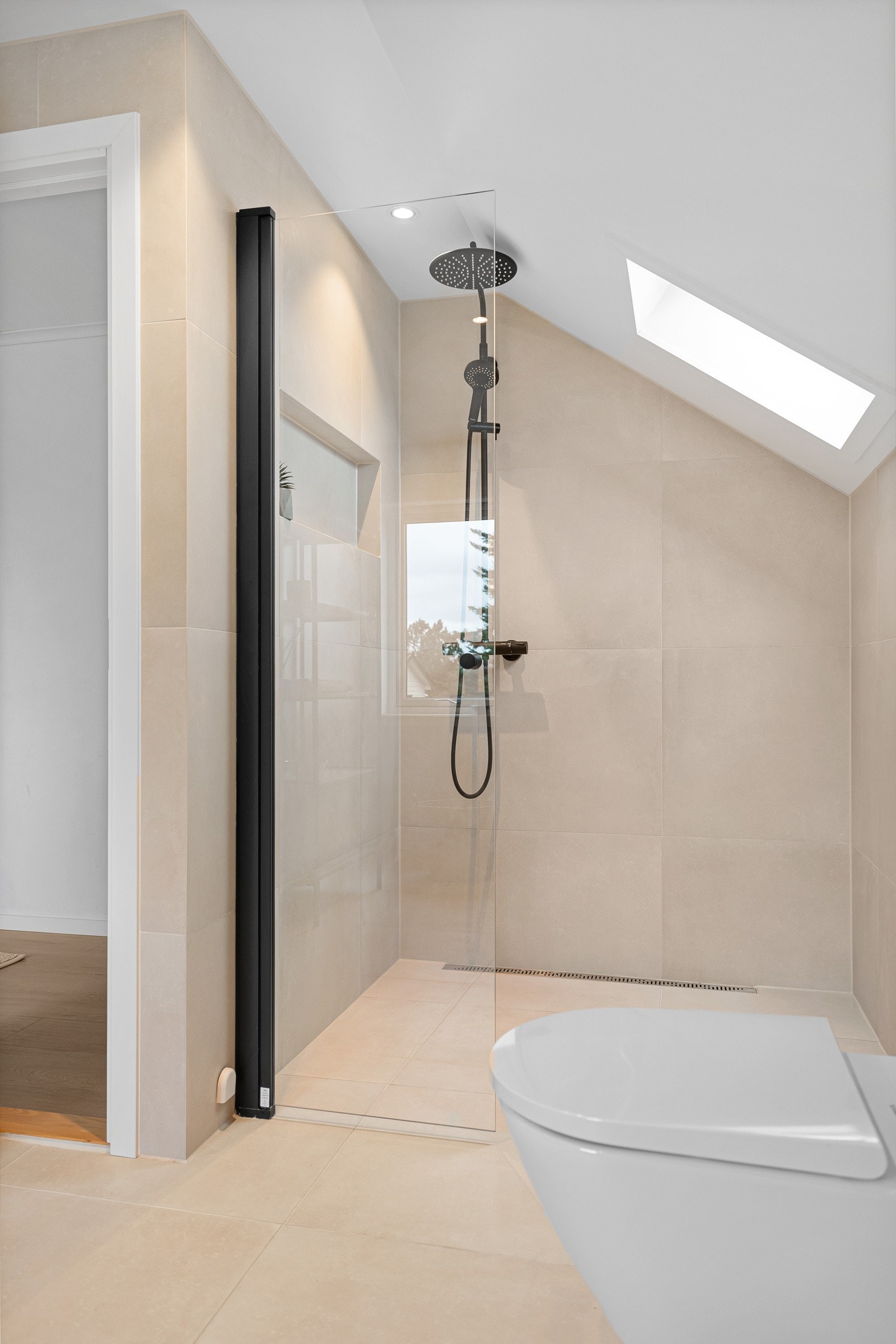 Dusjhjørne. Galleribilde