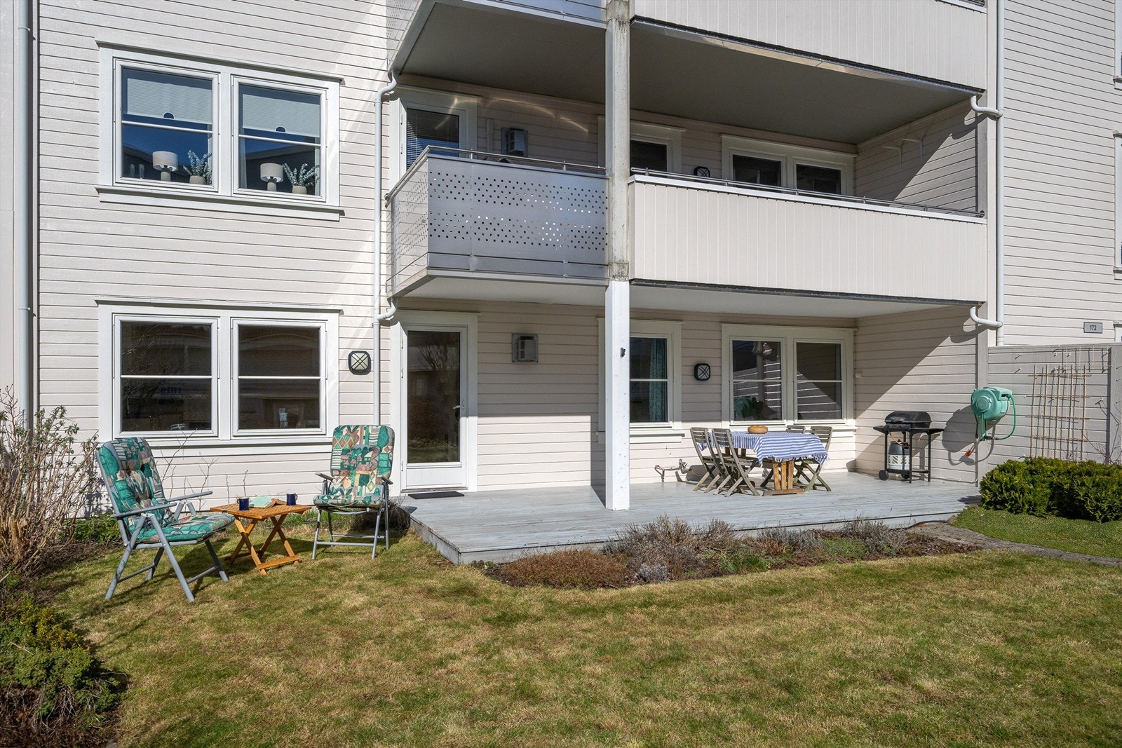 En lun og koselig uteplass Galleribilde