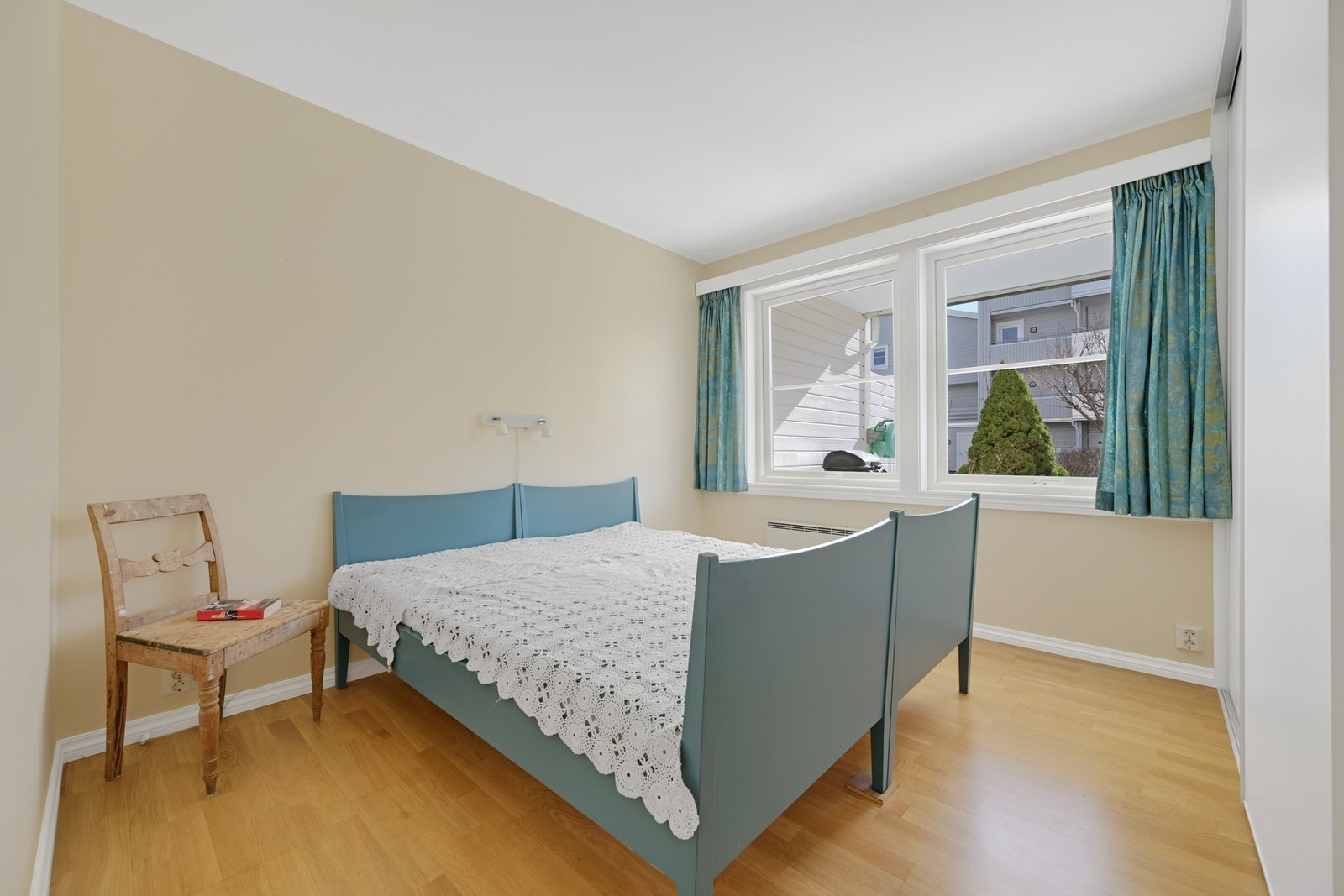 Soverom 1 har skyvedørsgarderober Galleribilde