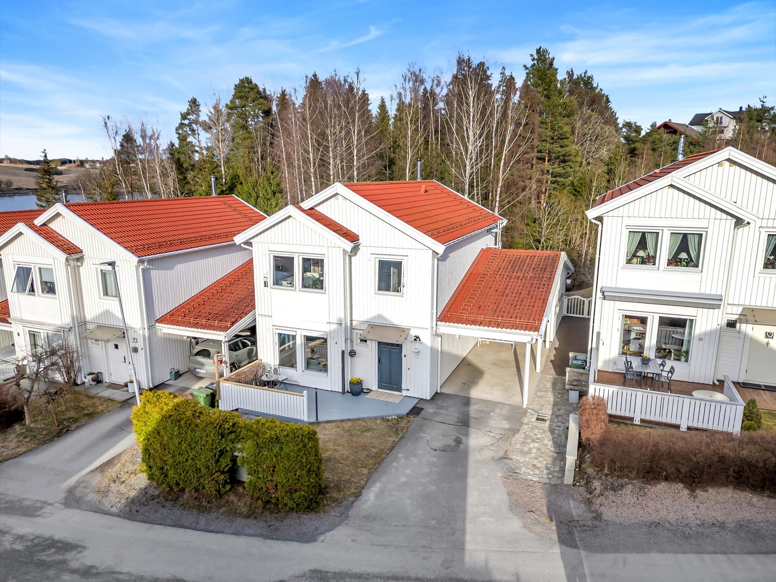 Boligen ligger fredfult til ved Glomma, men det er også kort vei til det du trenger i hverdagen! Galleribilde