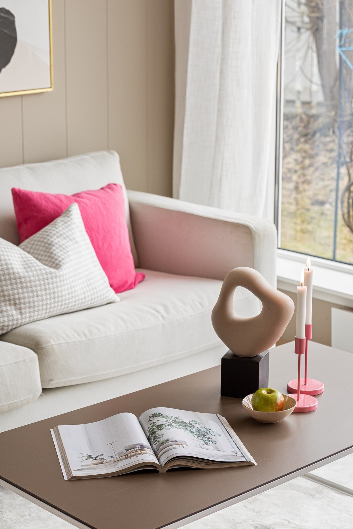 Det medfølger fast parkeringsplass med elbillader. Galleribilde