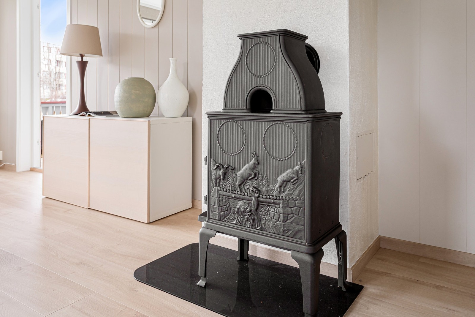 God oppvarming gjennom vedfyring. Galleribilde