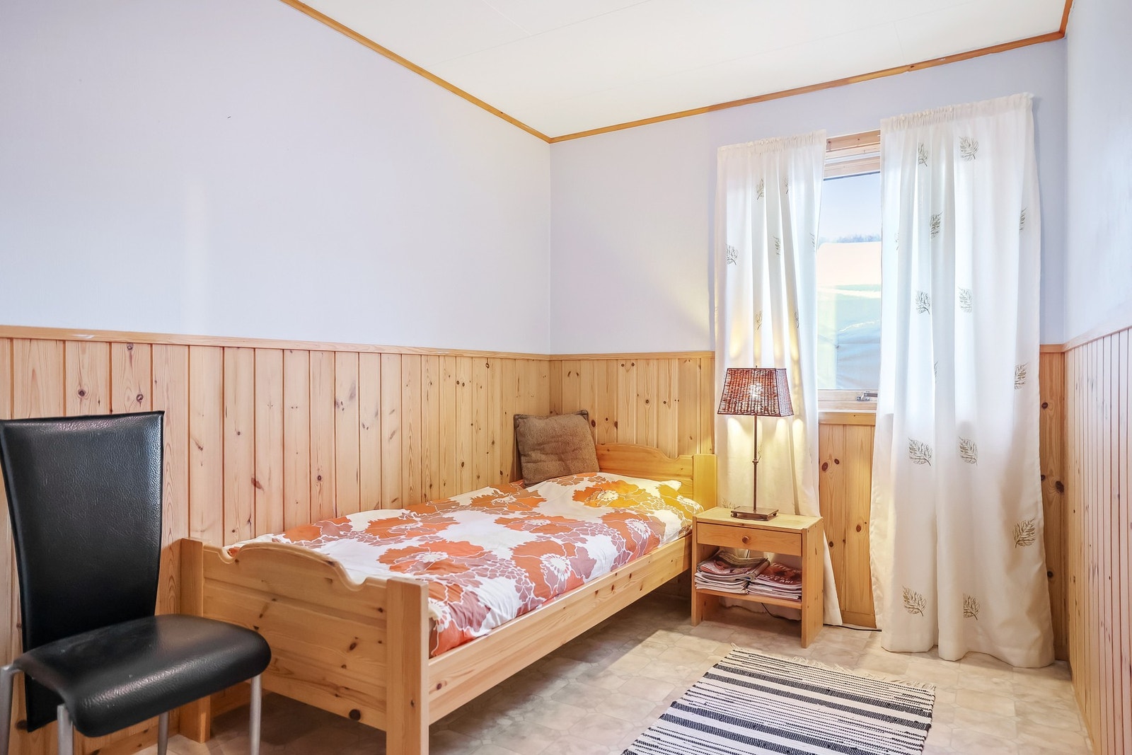 Det siste soverommet er litt mindre, men passer perfekt til barnerom, gjesterom eller eventuelt til kontor. Galleribilde