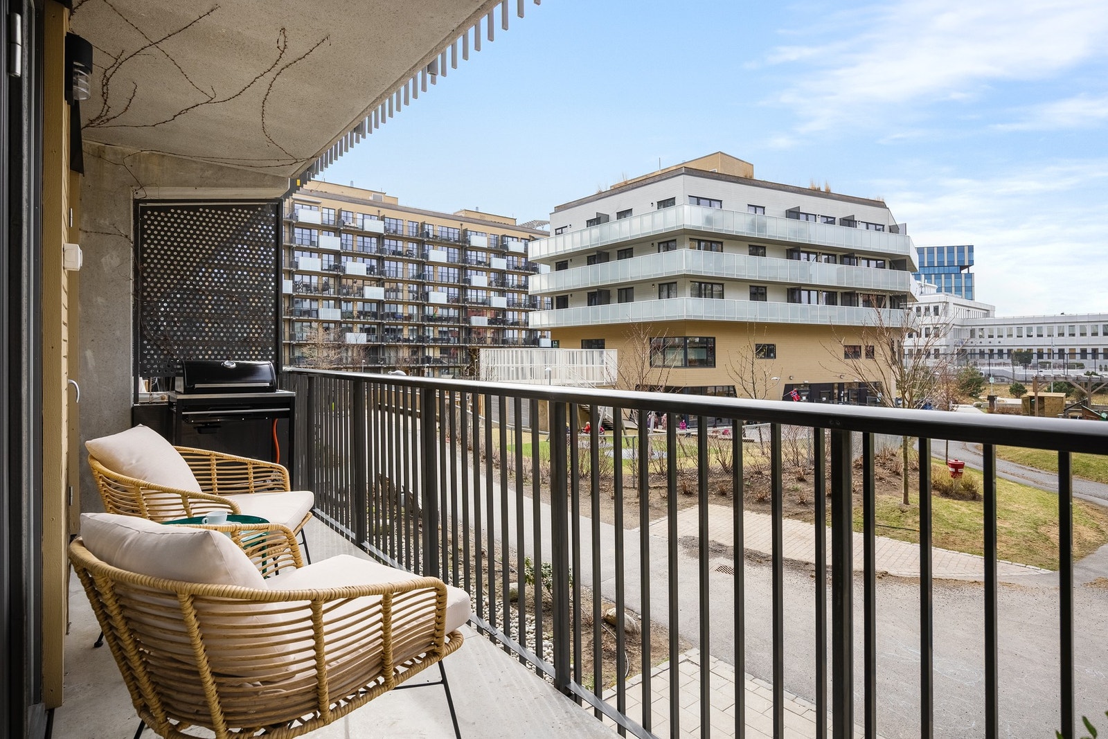 Nordvestvendt balkong med gode solforhold. Galleribilde