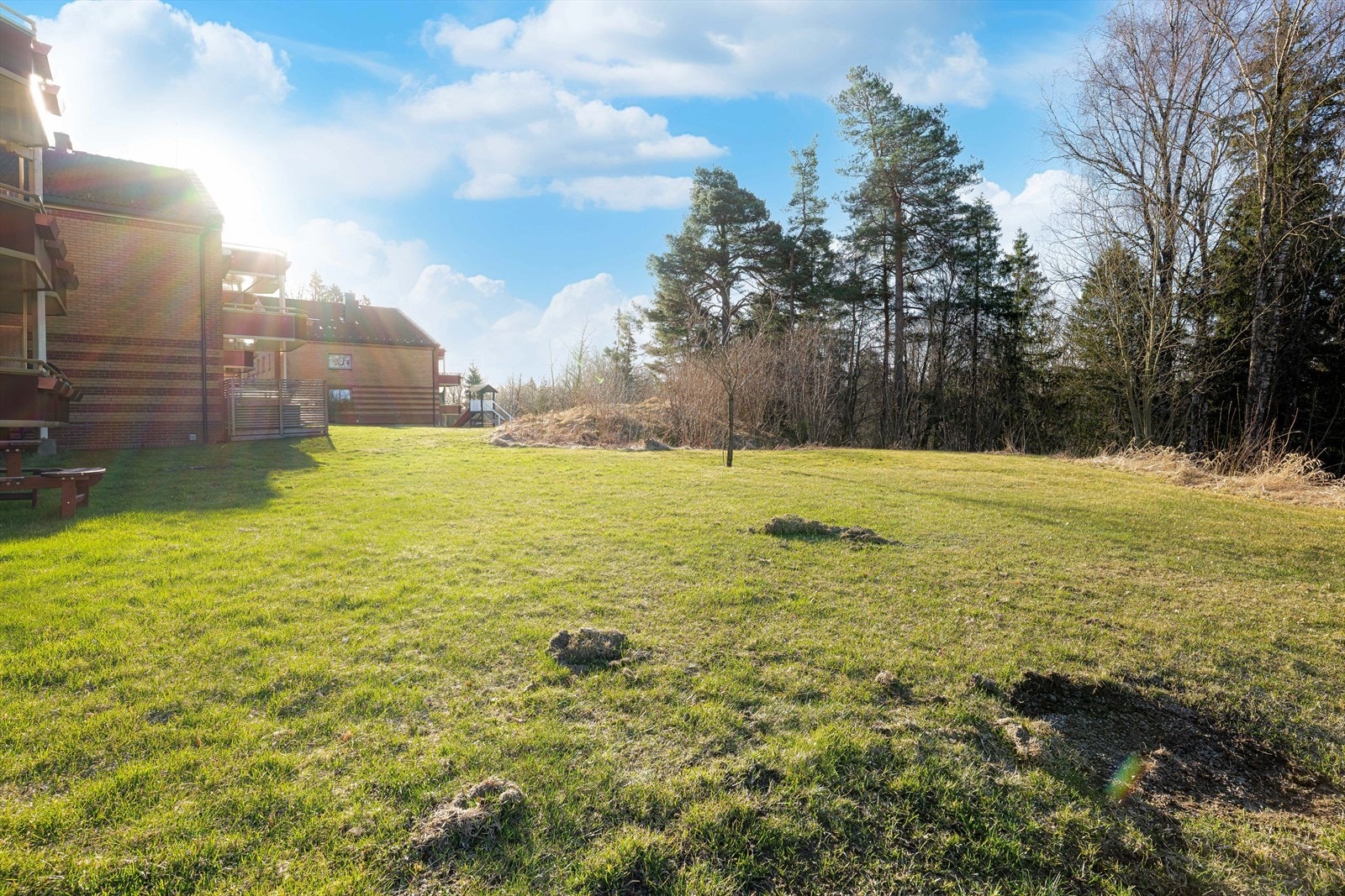 Kort veg til flotte turområder i nærområdet som bl.a. populære Uræddløypa. Galleribilde