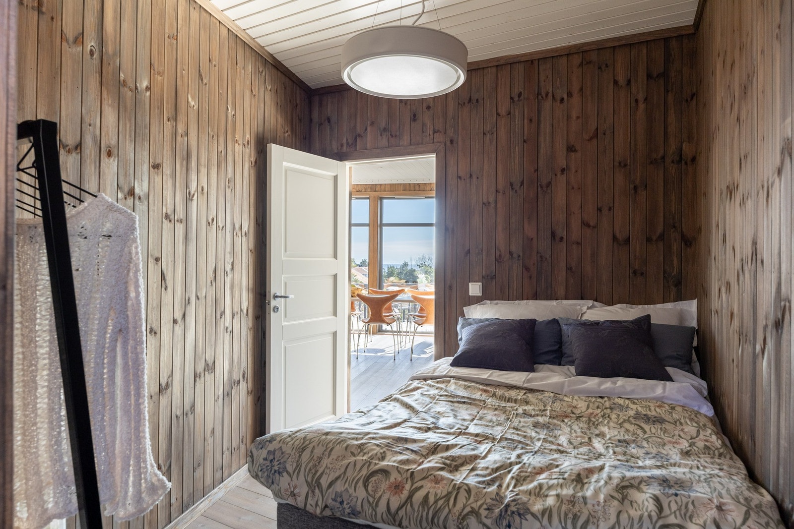 Soverom 2 i hovedetasjen. God plass til å innrede etter ønske og behov. Galleribilde