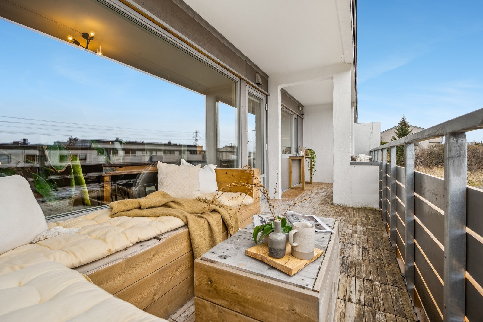 Utgang fra stue til en flott balkong på 13 kvm. Galleribilde