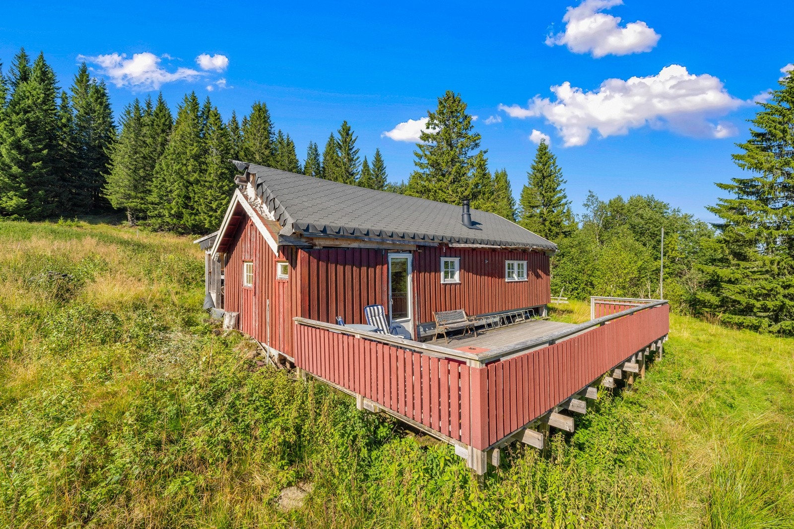 *Naturskjønt skiterreng på vinterstid. Utmerket utgangspunkt for skiturer både i og utenfor løypene. Galleribilde