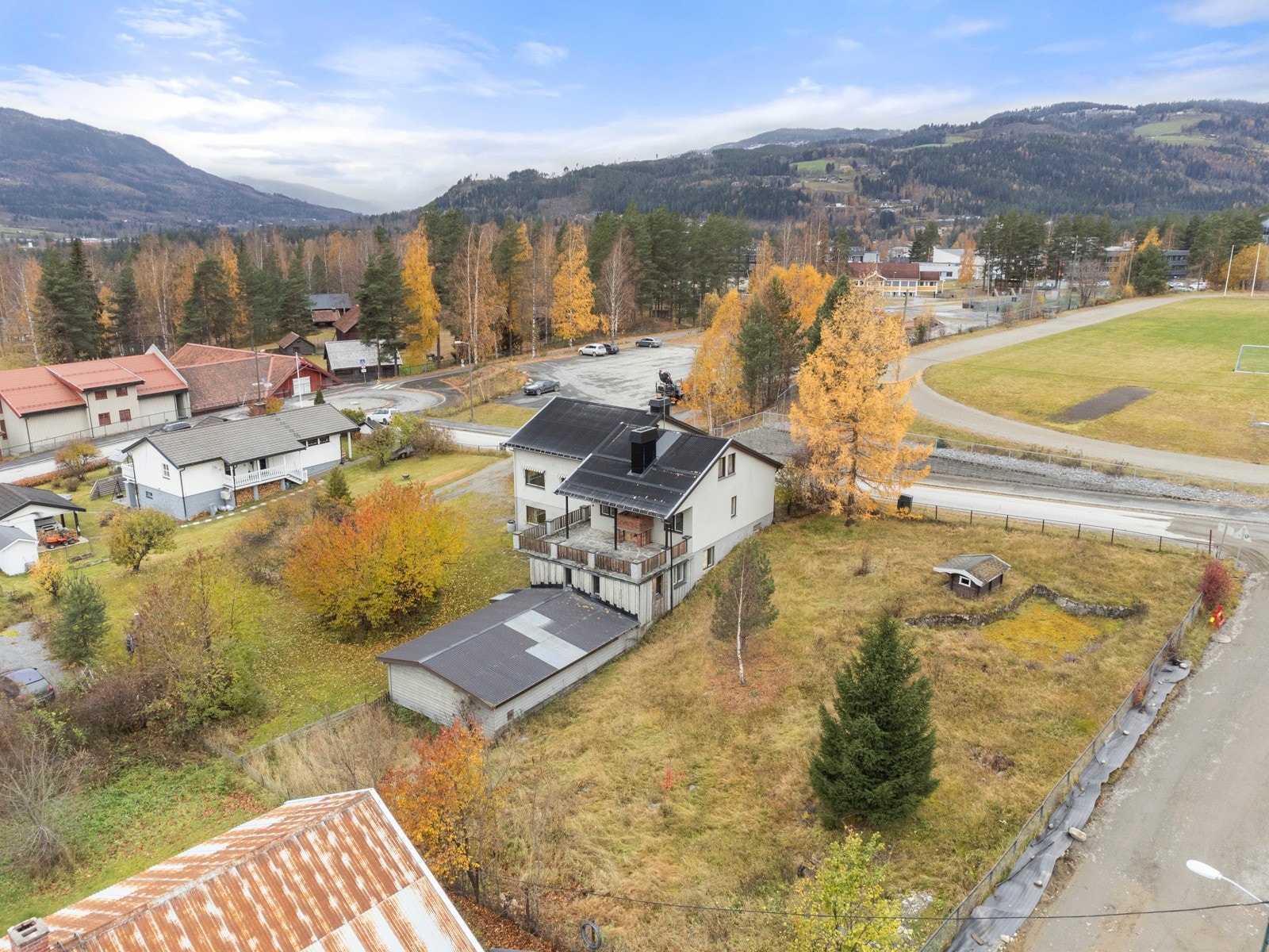 I forbindelse med skolene finner du også Dokkahallen, Dokka stadion og Smebybakken. Det er et godt idrettstilbud i nærområdet. Galleribilde