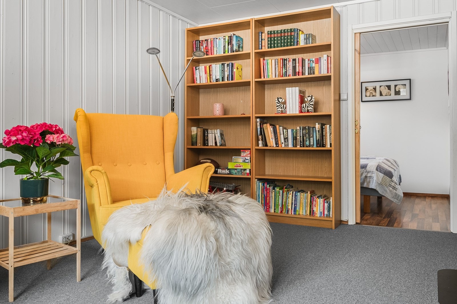 Innenfor stua er det sovealkove. Galleribilde