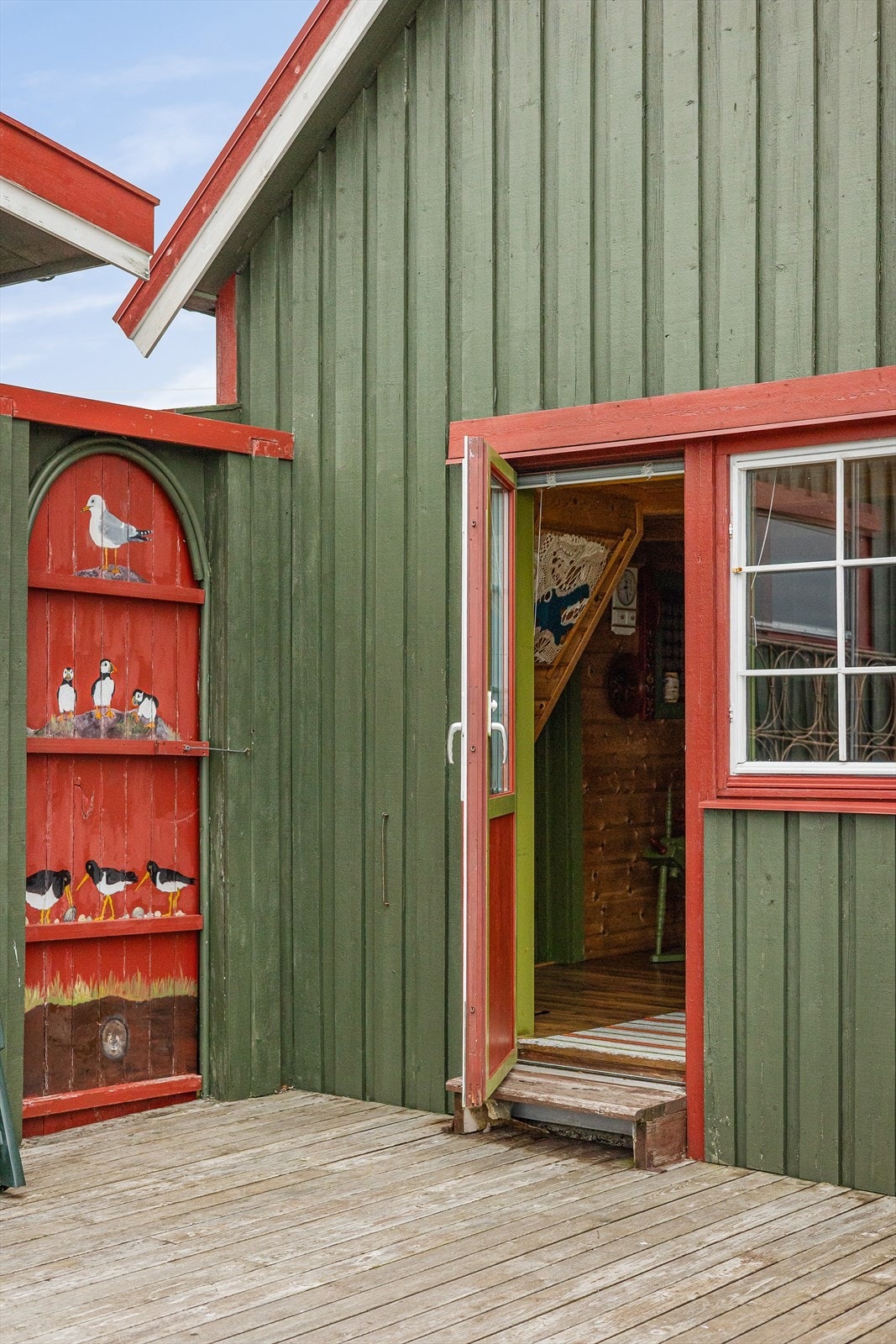 Fra terrasse mot inn/utgang til fritidsboligen. Galleribilde