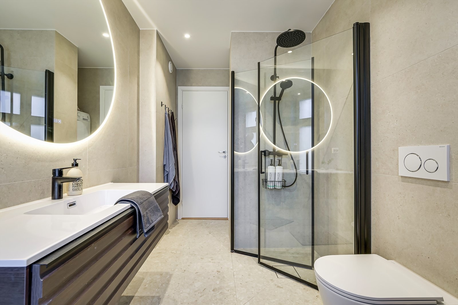 Varmekabler i gulvet for en behagelig lunk året rundt. Galleribilde