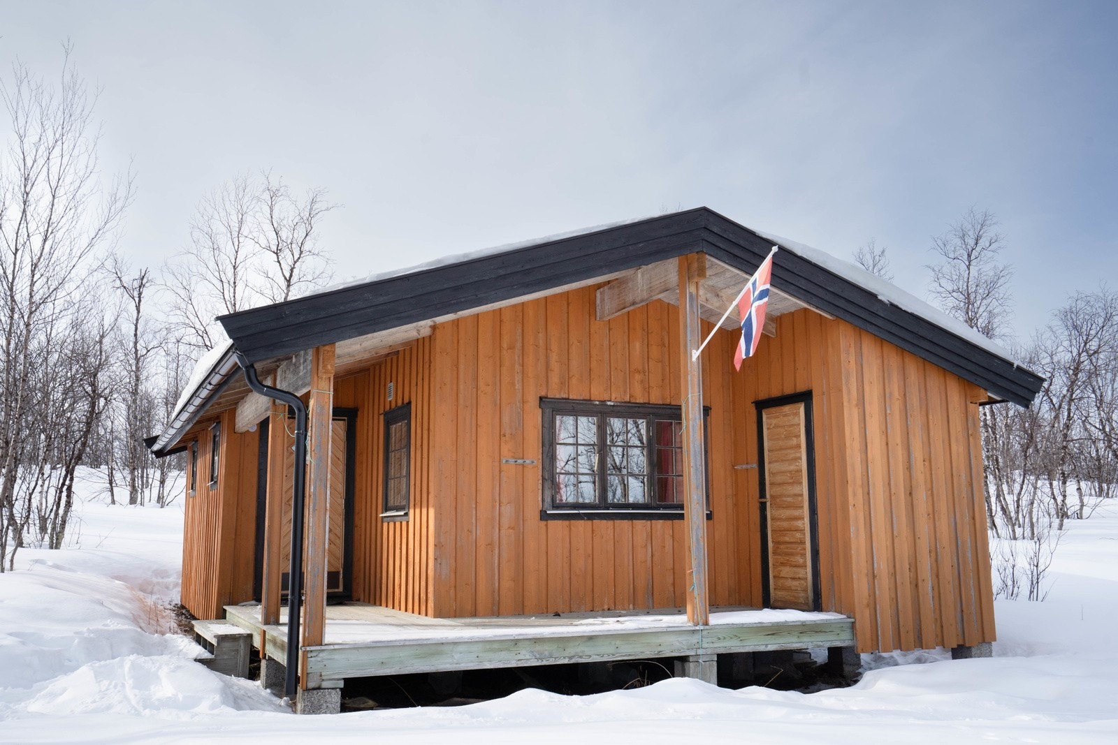 Inngang til utebod i enden av terrassen Galleribilde