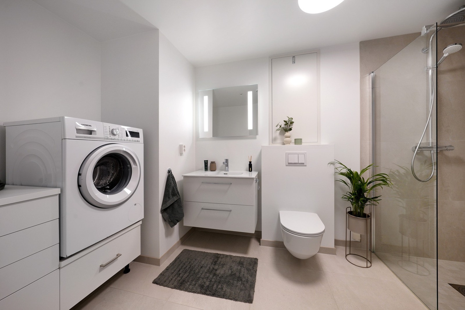 Stort og godt bad som vil tilfredsstille de fleste behov Galleribilde