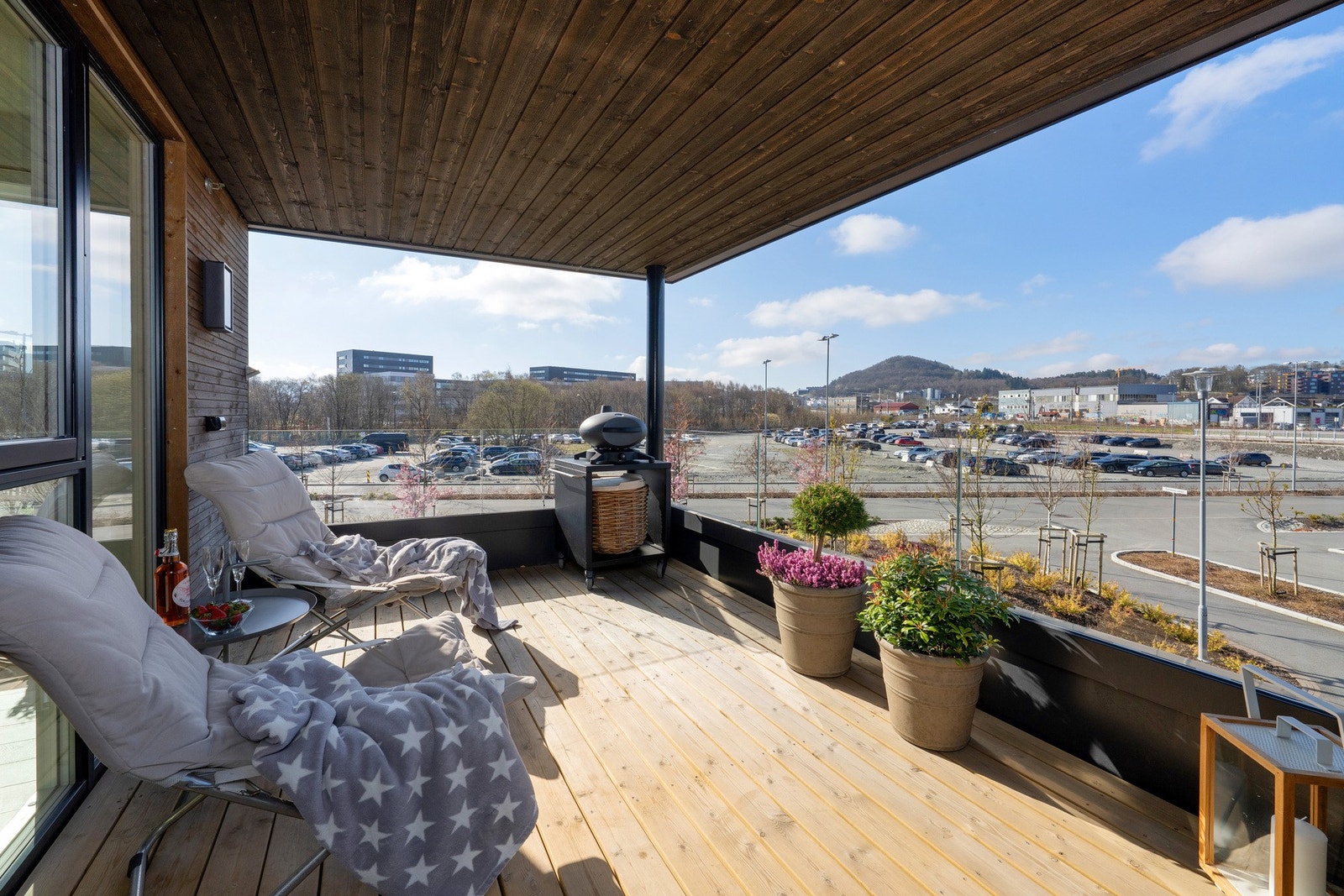 Flotte solforhold på balkongen Galleribilde