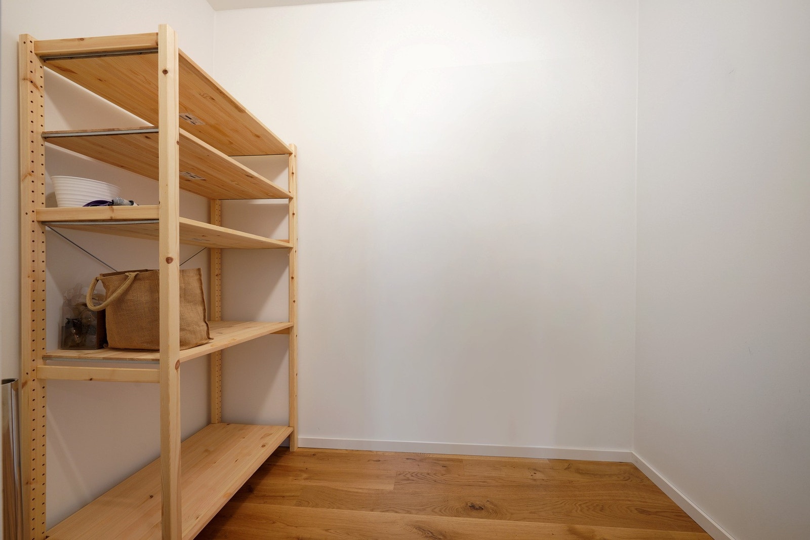 Matbod ved kjøkkenet Galleribilde