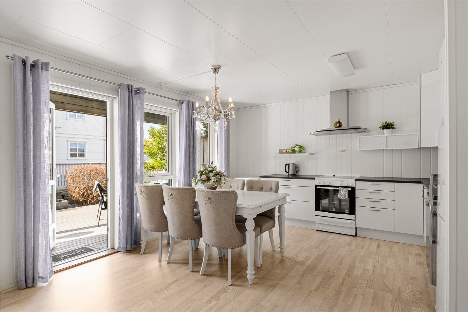 Leiligheten har også en terrasse. Galleribilde