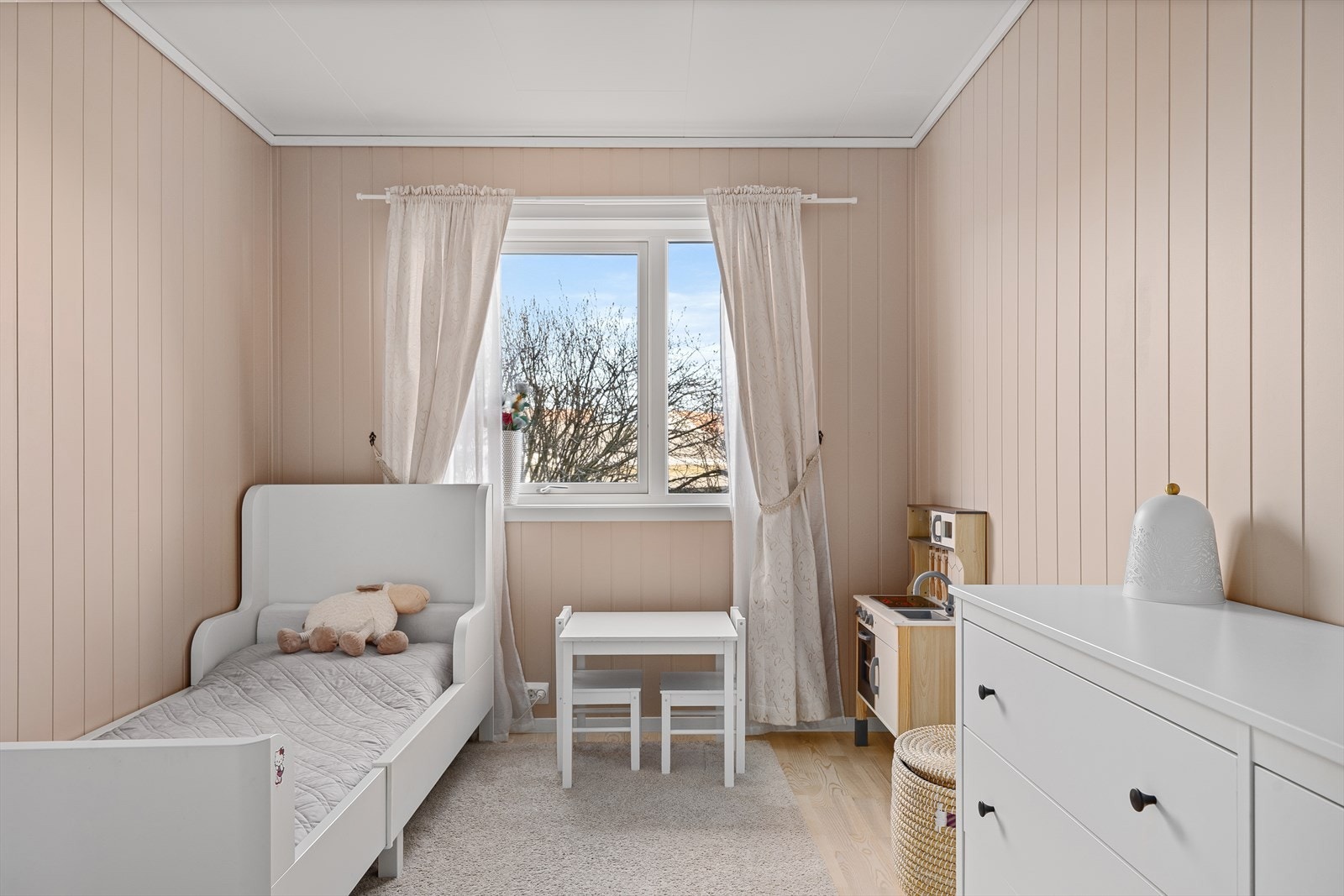 Soverom 1 har duse fargevalg for et dempet uttrykk. Galleribilde