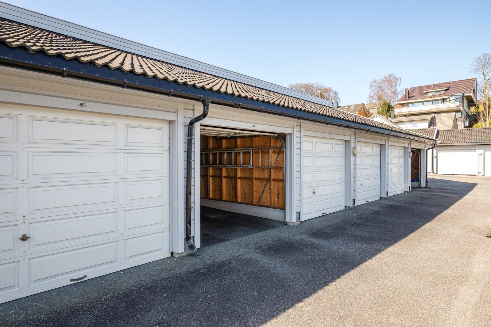 Fast garasjeplass Galleribilde