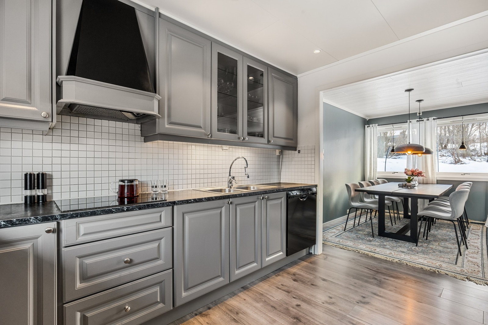 Her vil kokken i huset trives Galleribilde