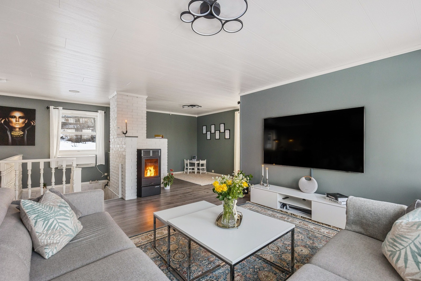 Boligen har en god planløsning som gjør at nye eiere enkelt kan sette sitt eget preg på inventar Galleribilde