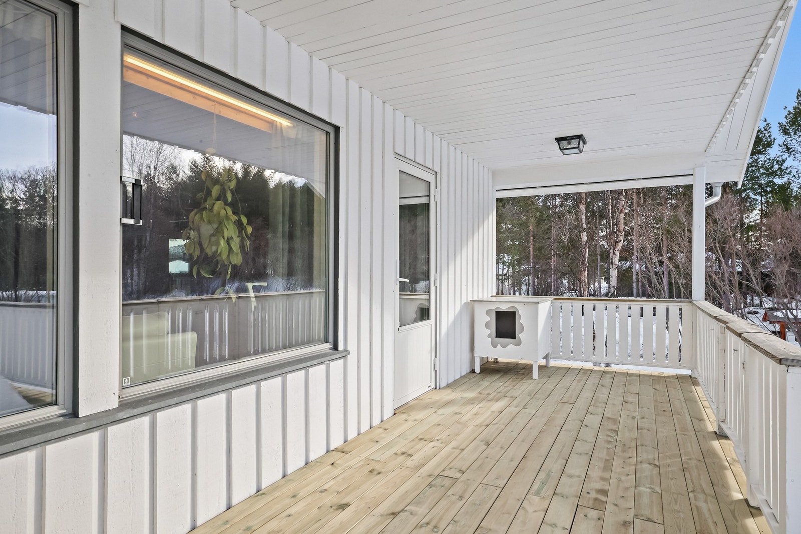 Veranda med plass til utemøblement. Galleribilde