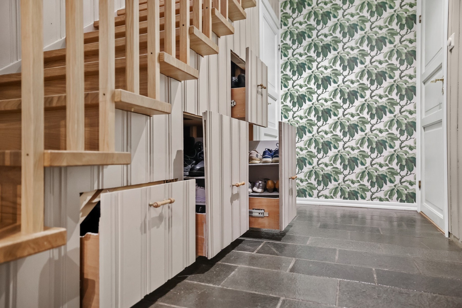 Smart trappløsning for å gi bedre oppbevarings muligheter. Galleribilde