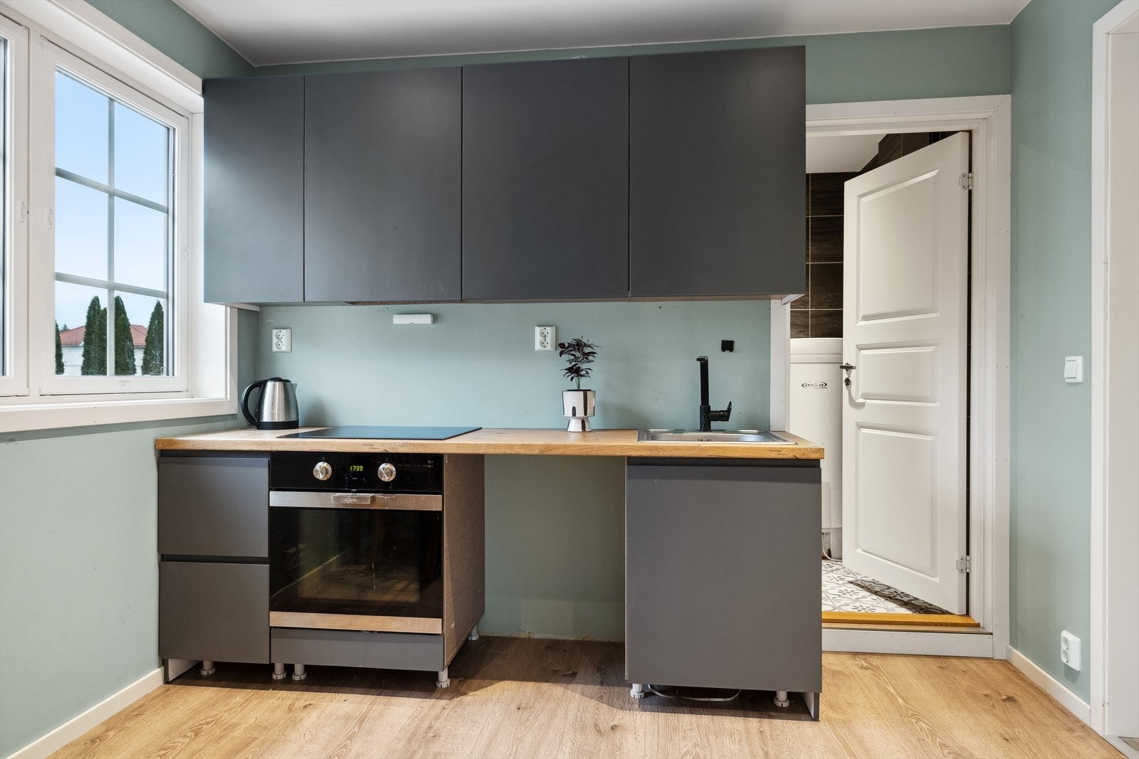 Integrert stekeovn og platetopp Galleribilde