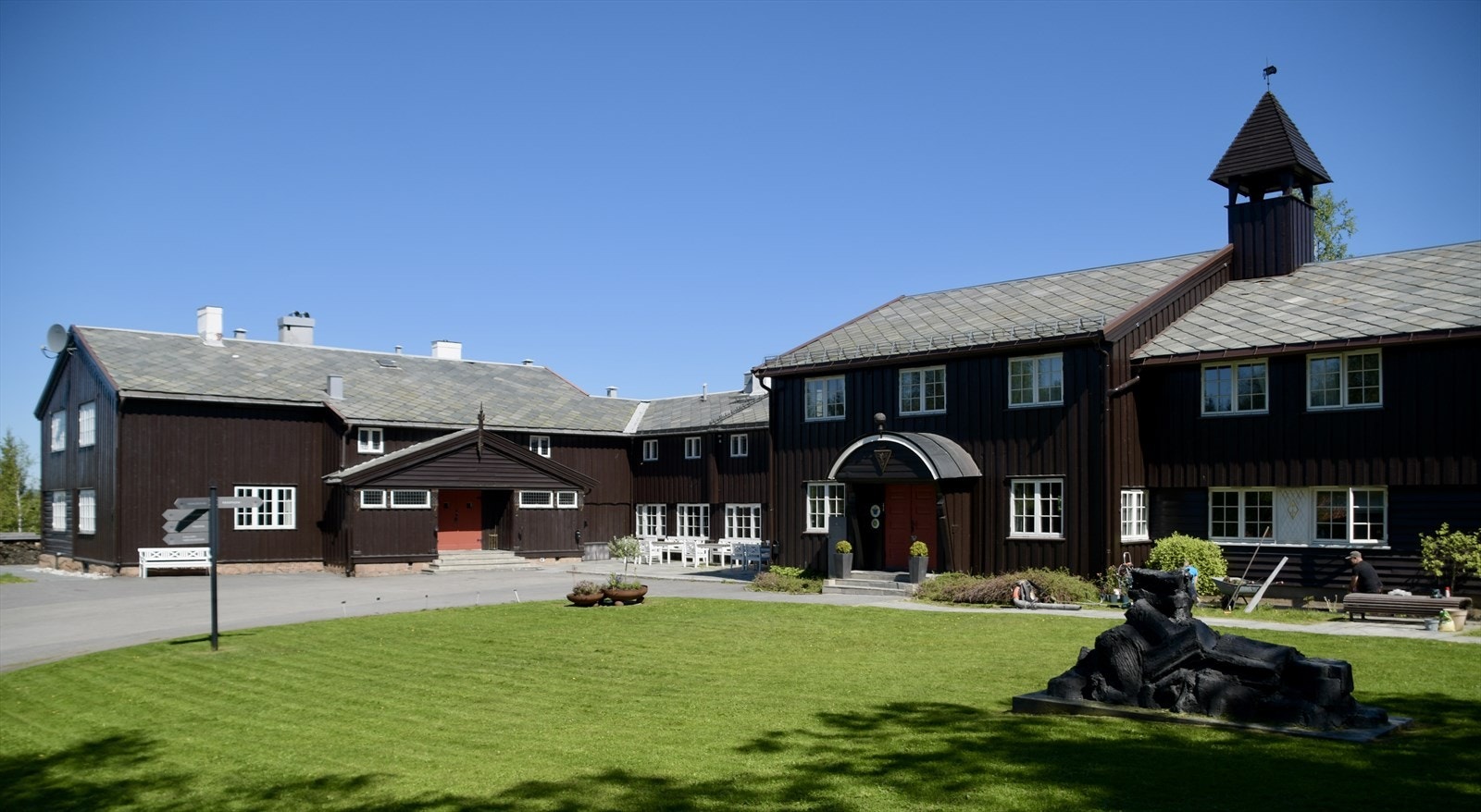 Lysebu hotell har en nydelig beliggenhet på Voksenkollen med fantastisk utsikt. Her er det også en flott velværeavdeling med svømmebasseng, treningsrom og badstue. Galleribilde