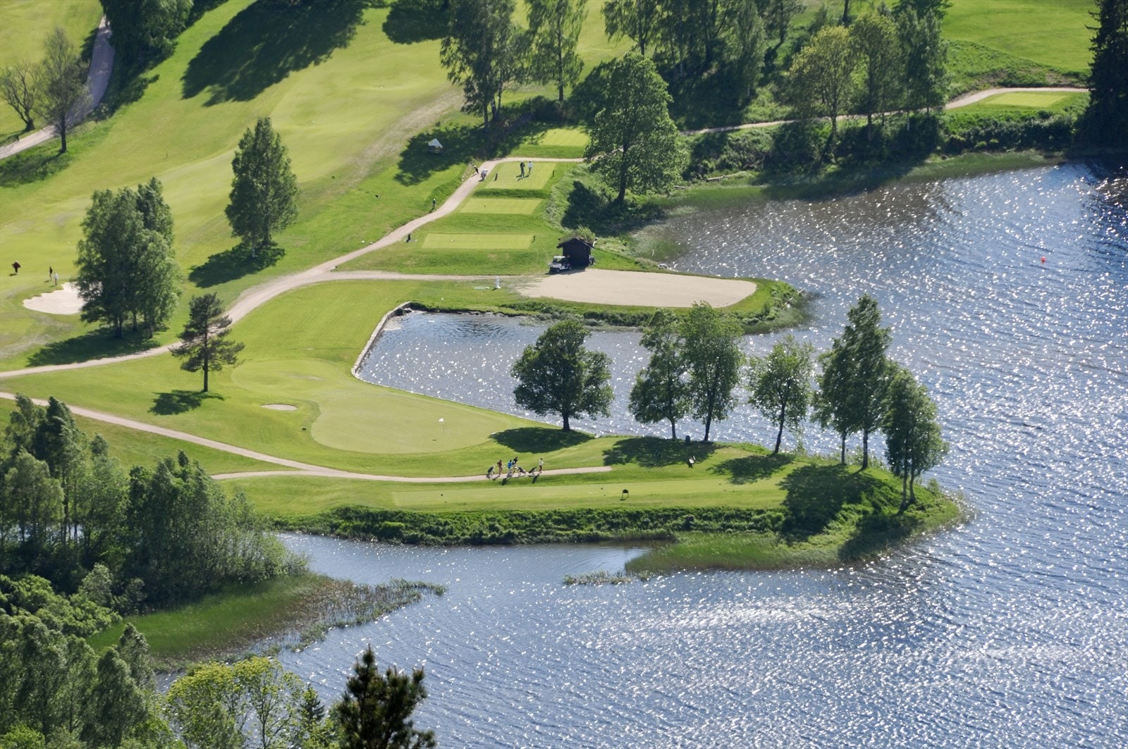 Bogstad Golfbane eies av Oslo Golfklubb, som fylte 100 år 13. juni 2024. 18 hull / 480 mål. Spiseriet og simulator åpen for alle. Galleribilde