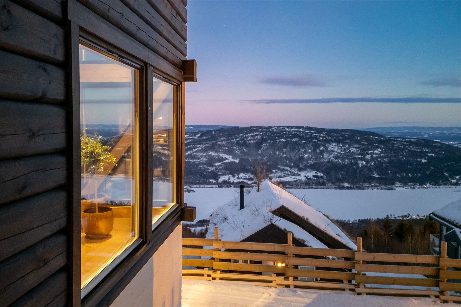 Utsikten fra terrassen er formidabel Galleribilde