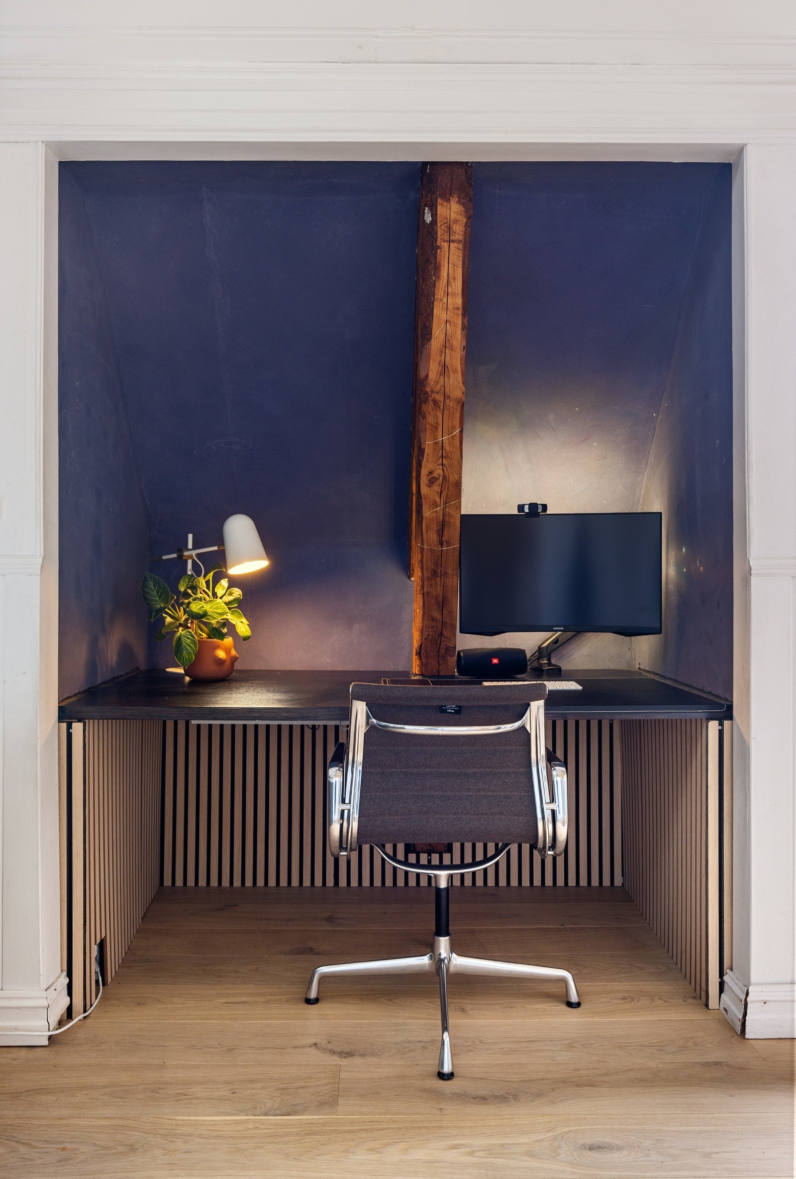 Her er det en kontorplass som er perfekt for hjemmekontor Galleribilde