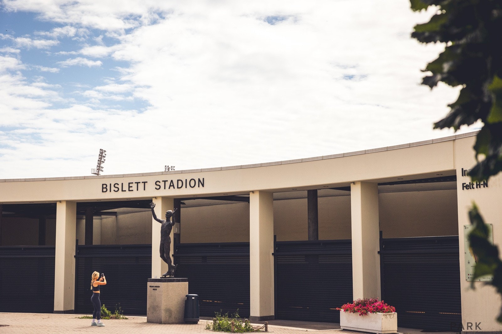I umiddelbar nærhet finner du Bislett stadion og Bislett bad, samt flere treningssentre som Sats Bislett og Fresh Fitness i Bogstadveien Galleribilde