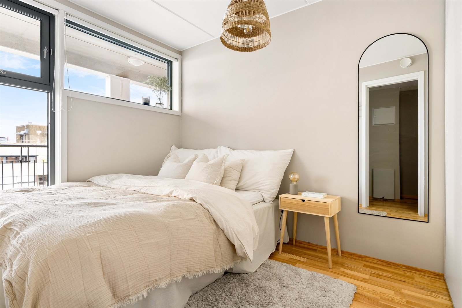 Leilighetens soverom er på 7,7m². Galleribilde