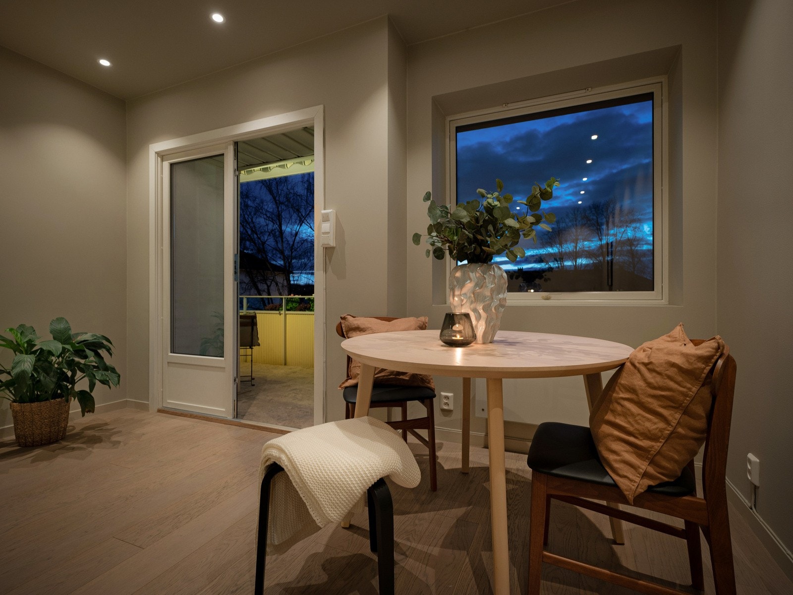 Stue | Kveld. Galleribilde