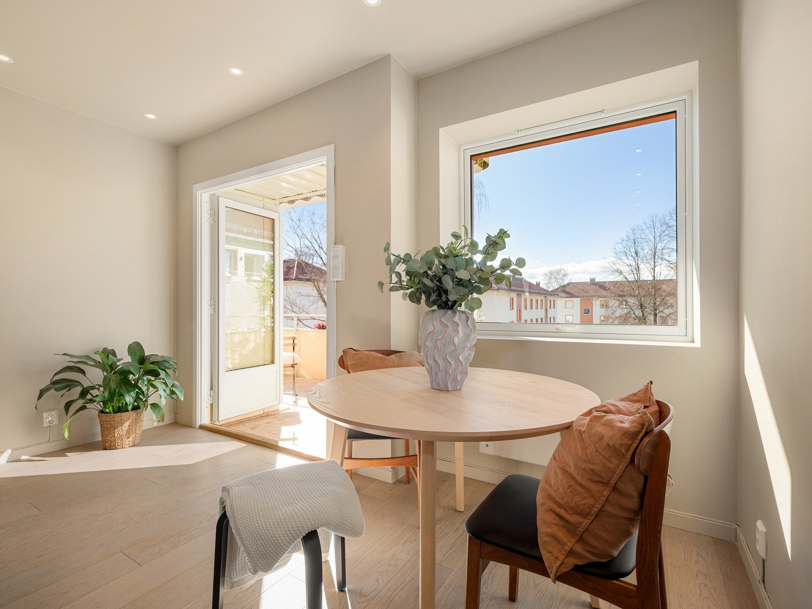 God plass til spisebord. Galleribilde