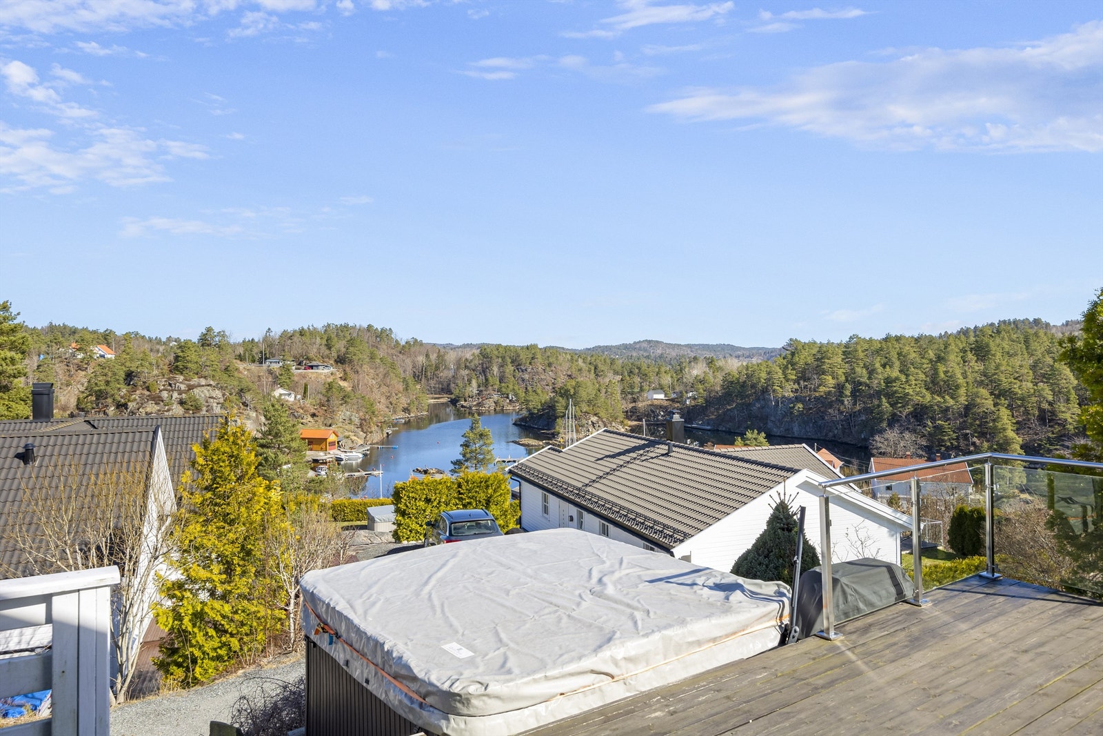 Utendørs jacuzzi medfølger Galleribilde