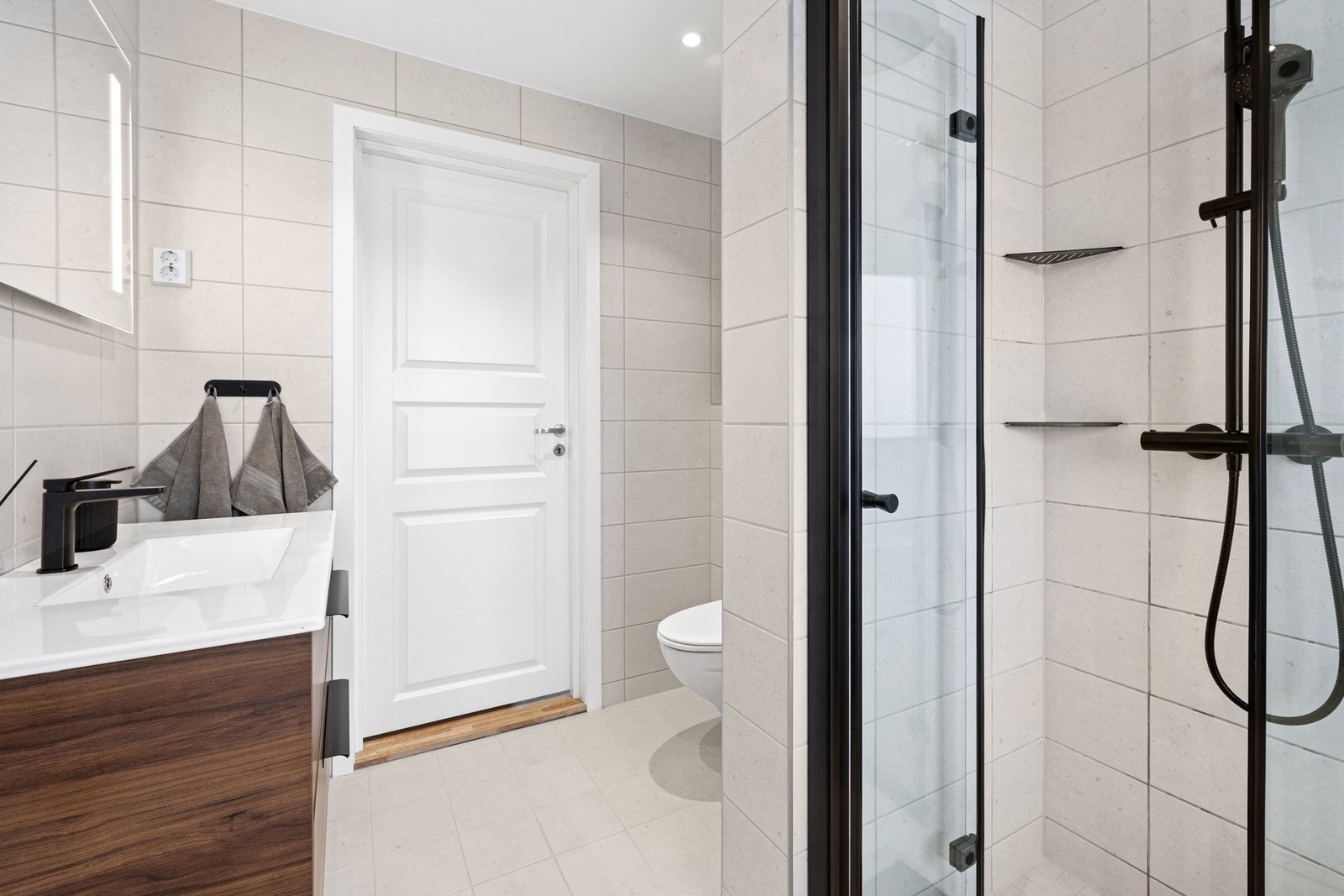 2.Etasje byr på et romslig baderom som ble modernisert i 2024. Galleribilde